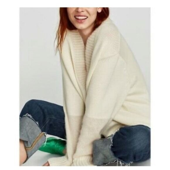 Zara ivory wool & Mohair blend V Neck boxy Sweater size medium - Picture 8 of 8